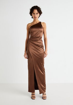 AUTUMN WEDDING LOIS ONE SHOULDER MAXI - Rochie maxi - chocolate brown