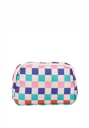 Prostokątny kosmetyczka w wielokolorowy wzór w kratkę w odcieniach różu, niebieskiego, zielonego i pomarańczowego, z różowym zamkiem błyskawicznym i teksturą materiału.