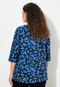 Ulla Popken SCRIBBLE SQUARE NECK 3/4 SLEEVE - Maglietta a manica lunga - navy blue