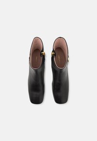 Coccinelle Botines - noir