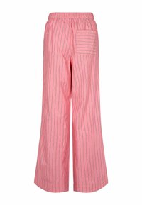 Pantalon large rose avec des rayures verticales aux couleurs contrastées, une taille élastique et une poche plaquée à l'arrière.