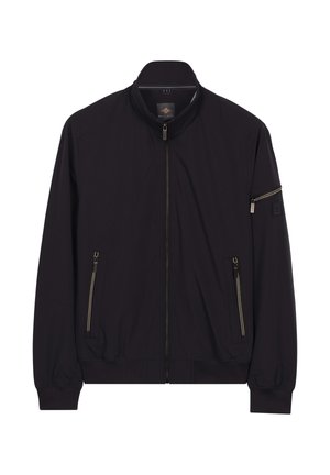 Zwarte bomberjack met geribde boorden en kraag, ritssluiting aan de voorkant, twee met rits afsluitbare zakken aan de voorkant en een met rits afsluitbare zak op de linker mouw.