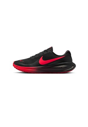 Schwarzer und roter Nike Laufschuh mit Mesh-Obermaterial, markantem rotem Swoosh-Logo und dicker, gedämpfter Sohle.