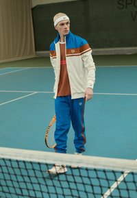 Sergio Tacchini DAMARINDO SET - Tepláková súprava - nautical blue/gardenia/mocha bisque