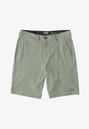Grijs-groene shorts gemaakt van lichtgewicht stof, met een klassiek ontwerp en twee zijzakken en een klein logo op de zoom.