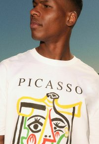 Next HOKUSAI THE GREAT WAVE LICENSE STANDARD - Apdrukāts T-krekls - white picasso