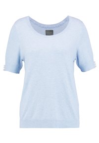 Top azzurro chiaro a maniche corte realizzato in tessuto morbido, con scollatura arrotondata e polsini a coste con decorativi dettagli a bottoni.
