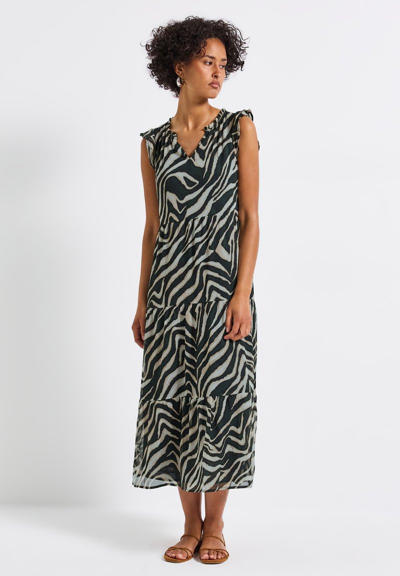 Street One MIT VOLANTS - Denní šaty - grün