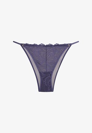 Dunkelvioletter Spitzenstring mit durchsichtigen Netzseiten, gewelltem Saum und Hardware-Akzenten in Goldtönen. Florales Muster auf dem Stoff.