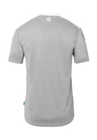 Lichtgrijze shirt met korte mouwen van zachte stof, met een witte kraag en schouderaccenten. Bevat een klein logo op de achterkant.