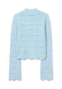 Hellblauer Strickcardigan mit Herzmuster, gerippter Textur, gewellten Kanten und langen Ärmeln. Kurz geschnittenes Design mit runder Ausschnitt.