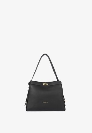 Zwarte leren handtas met een gestructureerd oppervlak, een handvat bovenaan en een gouden sluiting. Heeft een subtiel logo aan de voorkant.