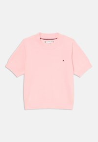 Roosa kudumipusakuub, millel on lühikesed varrukad, soonikuga ümmargune kaelus ja rindkerel väike broderie logo. Sujuv tekstuur, lõdva disainiga.