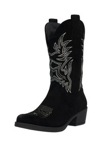 Botas de vaquero de ante negro con intrincados bordados plateados, punta afilada y tacón apilado. El diseño incluye un patrón de hojas distintivo.