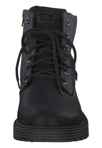 Sorte læder ankelstøvler med grå tekstildetaljer, rund tå og kontrasterende snøre-design. Har metaløjer og mærkeetiket.