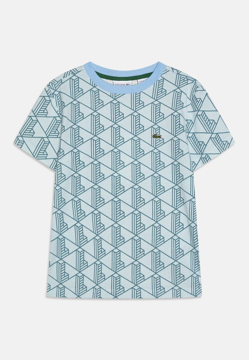 Lichtblauw katoen T-shirt met een geometrisch patroon in donkerblauw, voorzien van een klein groen logo op de borst en een ronde hals.