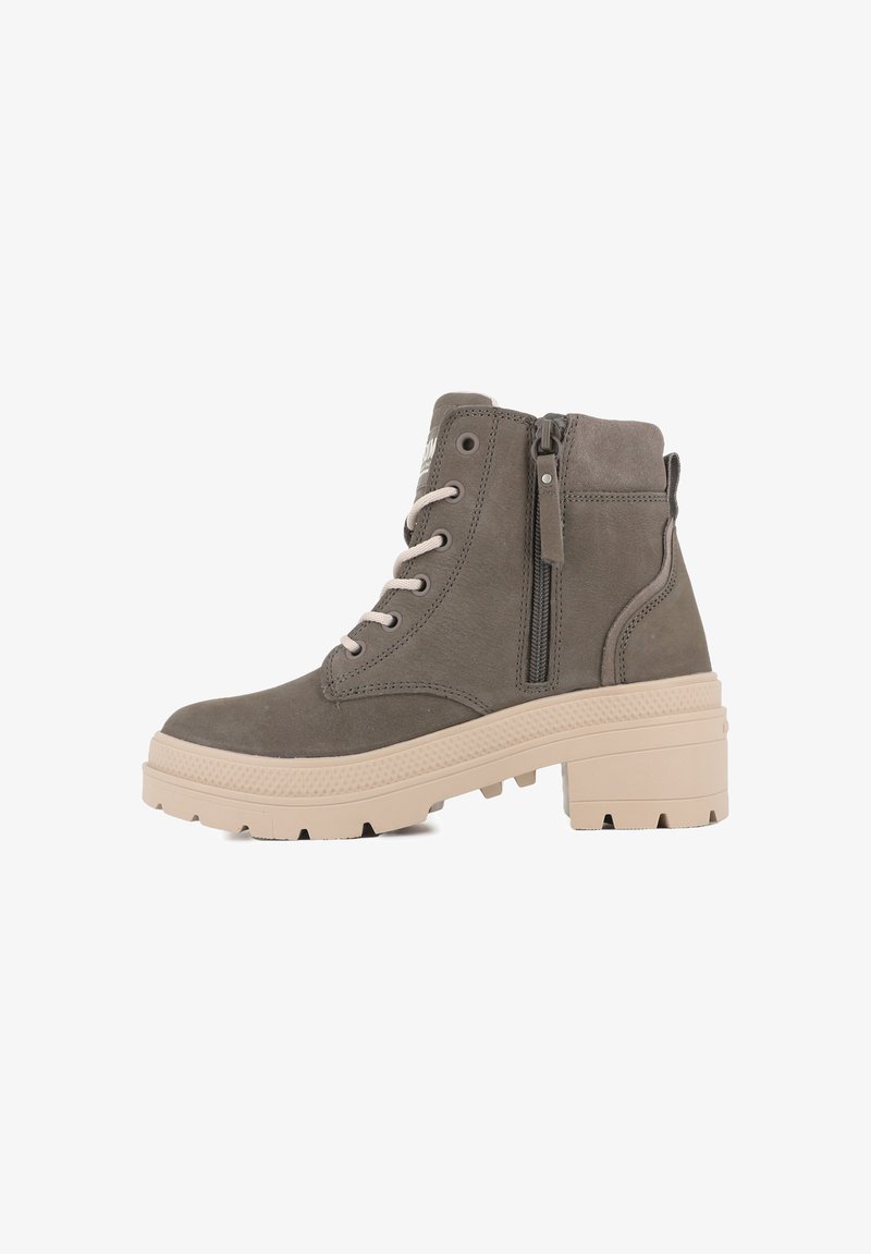 Hallux halluksuhkrus aga hallux boots nahast halluxe geel kanga leka ühesuguse pruuniks sälgiga, mis täiendab ringi rohelise all. Silmadega seotud otse ja sagedase iha otsa. Koos ringikujulise varvas ja pehmendava kaelaga.