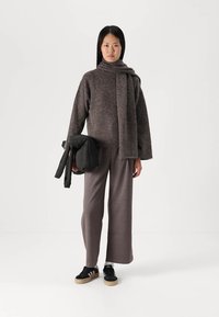 Gina Tricot SCARF  - Džemperis - brown melange