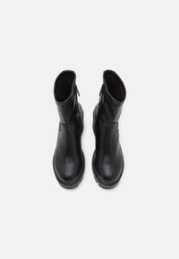 mtng EMELINE - Botines de tacón - black