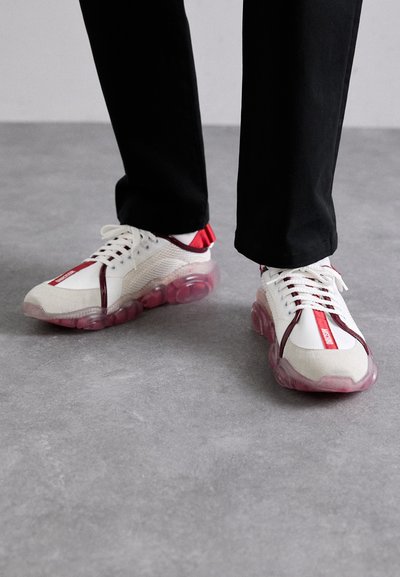 MOSCHINO UOMO - Tenisky - bianco/rosso