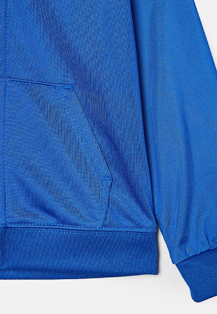 Felpa sportiva blu realizzata in tessuto testurizzato. Presenta una tasca a marsupio, polsini a costine e una finitura liscia.