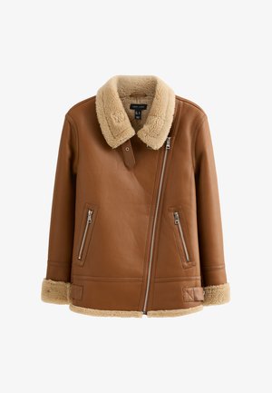 Bruine leren jas met een schapenwollen kraag, twee met rits afgesloten zakken en een diagonale voorrits. Zachte textuur en warme ontwerpdetails.