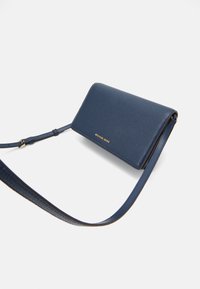 MICHAEL Michael Kors JET SET FLAP XBODY - Borsa a tracolla - navy
