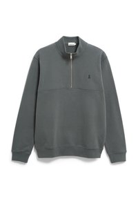 Pullover grigio con colletto alto e zip a metà. Realizzato in tessuto morbido, presenta un logo verde sul petto e polsini a coste.