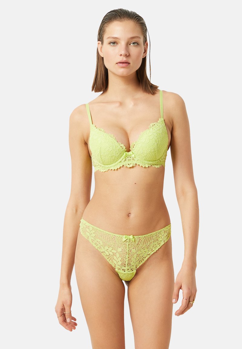 Etam String groen Etam String groen