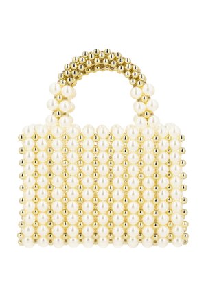 Gyöngyökkel díszített táska, strukturált formával, fehér gyöngyökkel és arany kiegészítőkkel. Lekerekített fogantyú, fém gyöngyökből készült, texturált felülettel.