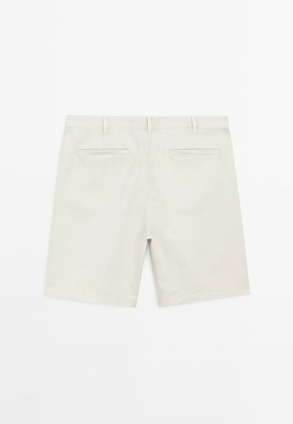 LIGHTWEIGHT BERMUDA - Shorts - sand4