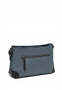 Borsa a spalla in nylon grigio con dettagli in ecopelle nera, tasca con zip sulla parte frontale e tracolla regolabile. Texture liscia, forma rettangolare.