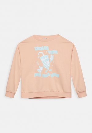 Sweatshirt de cor pêssego com mangas longas, decote arredondado e estampagem gráfica apresentando uma personagem de bebida com o texto "Mais Fresco que o teu Refrigerante".