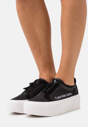 FLATFORM ZIP - Zapatillas - black