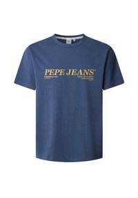 Tamsiai mėlyna medvilninė marškinėlių bluzonė su apvaliu kaklu ir trumpomis rankovėmis. Priekyje yra baltas ir auksinis "PEPE JEANS" logotipo spaudas.