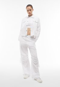 Freddy ALISON TEE - Pamata T-krekls - bianco direct dyed
