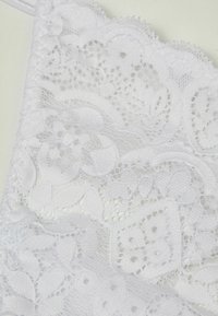 Thumbnail Image 5