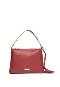 Rote Lederhandtasche mit strukturierter Form, ausgestattet mit einem Reißverschluss, verstellbarem Riemen und goldfarbenen Akzenten an den Seiten.