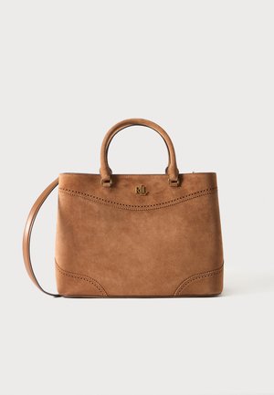 Sac cabas en cuir marron avec deux anses, perforations décoratives et un logo embossé "RL" au centre avant.