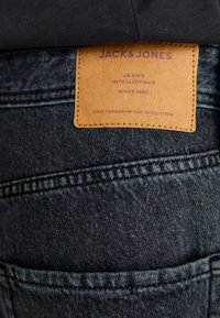 Jack & Jones JJIALEX JJORIGINAL - Túlméretezett farmernadrág - arcadian green