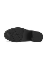 Suola di scarpa in gomma nera con superficie piatta, dotata di un grip testurizzato e di un motivo geometrico per una maggiore trazione. Punta arrotondata e bordi senza cuciture.