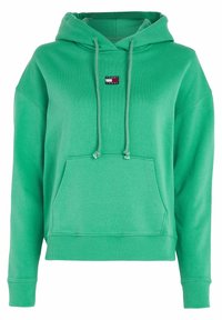 Sudadera de algodón verde con un bolsillo canguro frontal, capucha con cordón y un pequeño parche de la marca en el pecho. Puños y dobladillo acanalados.