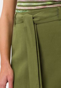 zero MIDI MIT SCHLITZ - A-linjainen hame - cypress