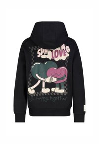 Zwarte hoodie met een grafische print van twee cartoonhartjes die omarmen, omringd door tekst en een dambordpatroon. Zachte stof, casual pasvorm.