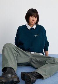 Carhartt WIP SIGNATURE - Sudadera - duck blue/white