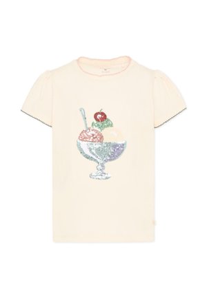Maglietta a maniche corte color crema con bordi arricciati e un design di gelato al cucchiaio con paillettes, che include palline, una ciliegia e un cucchiaino.