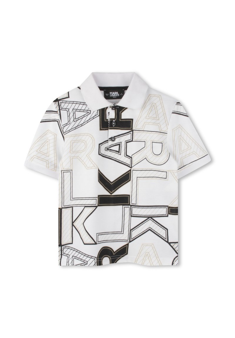 Rövid ujjú polo póló, fehér háttérrel, fekete és arany geometrikus betűmintákkal, három gombos kivágással és klasszikus gallérral.