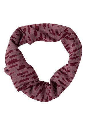 Blød stof scrunchie i støvet pink med uregelmæssige mørkerøde penselstrøg, elastisk samlet til hårstyling.