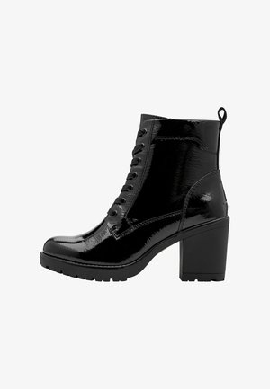 Marco Tozzi, 2-25204-41 - Enkellaarsjes met hoge hak - black patent