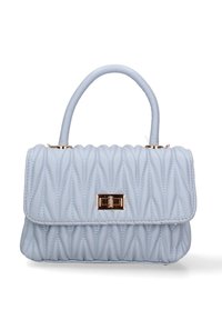 Lichtblauwe, gewatteerde handtas met een gestructureerde vorm, gouden sluiting en een korte, ronde handgreep. De textuur van het oppervlak heeft een patroon van verticale lijnen.